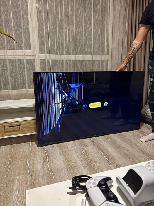 Телевизия Kivi TV 65” матрицата е повредена