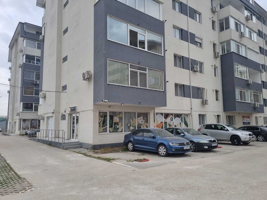 Vand spatiu comercial