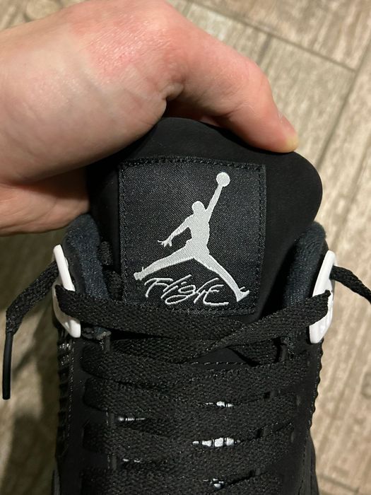 Jordan 4 White Thunder