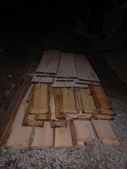 Vînd cherestea de cireș și frasin