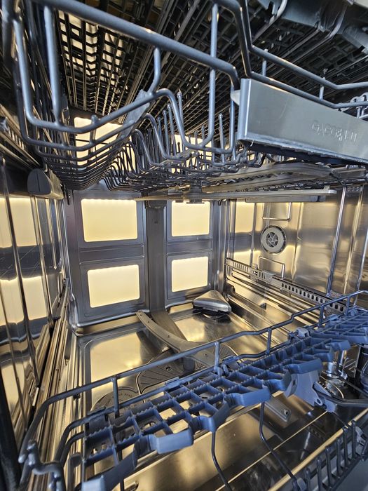 Съдомиялна за пълно вграждане GAGGENAU