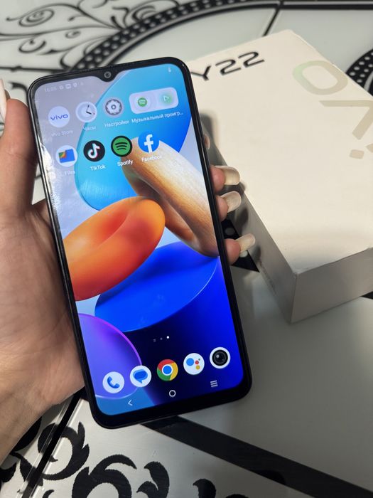 продам телефон VIVO Y22