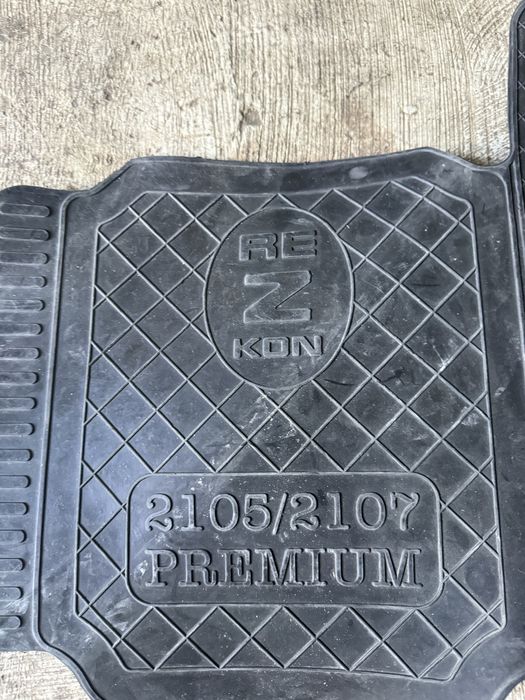 Продам коврики ваз 2105/07