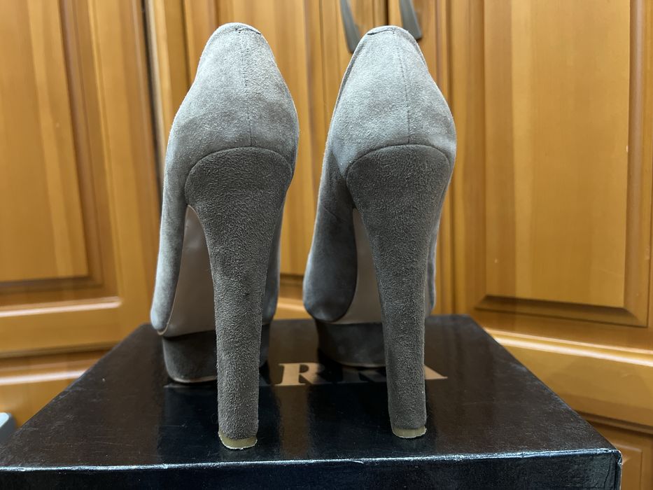 Продам туфли замшевые бежевые