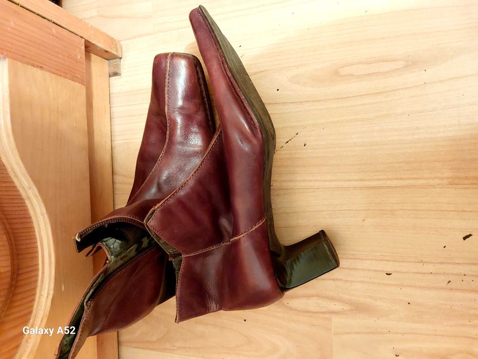 Продавам маратонки и боти