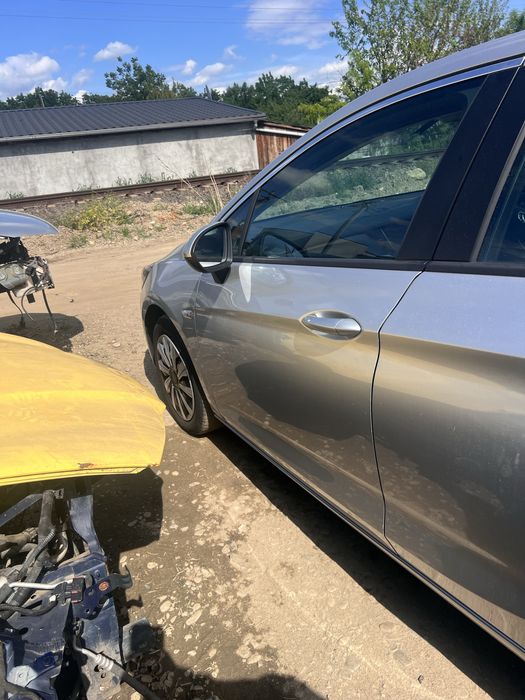 Ușă stânga față Opel Astra K 2016