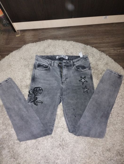 Blugi skinny mărime 38