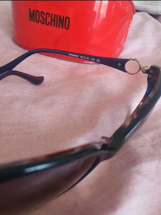 Superbi Ochelari de Soare Moschino cat eye