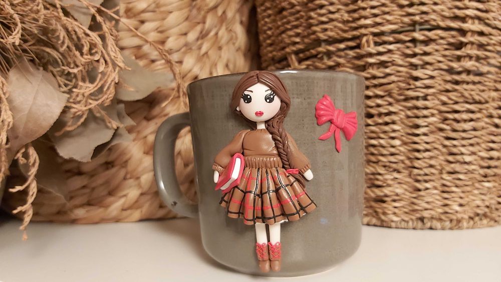 Cadou martisor pentru fetite, sotie/iubita cana papusa handmade