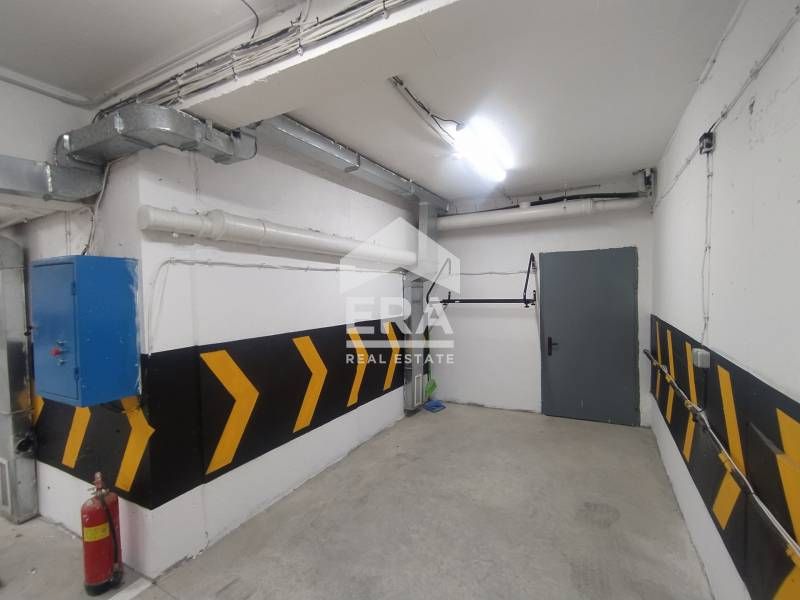 Продава се Гараж / Паркомясто в Варна, Лятно кино Тракия - 137 кв.м за 548 €/кв.м - Снимка #6