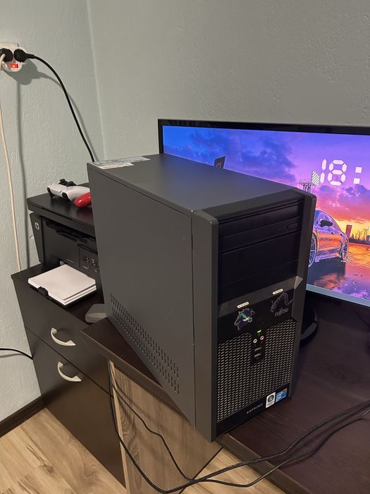Настолен компютър – Xeon / 8GB RAM / 256GB SSD / GT 1030