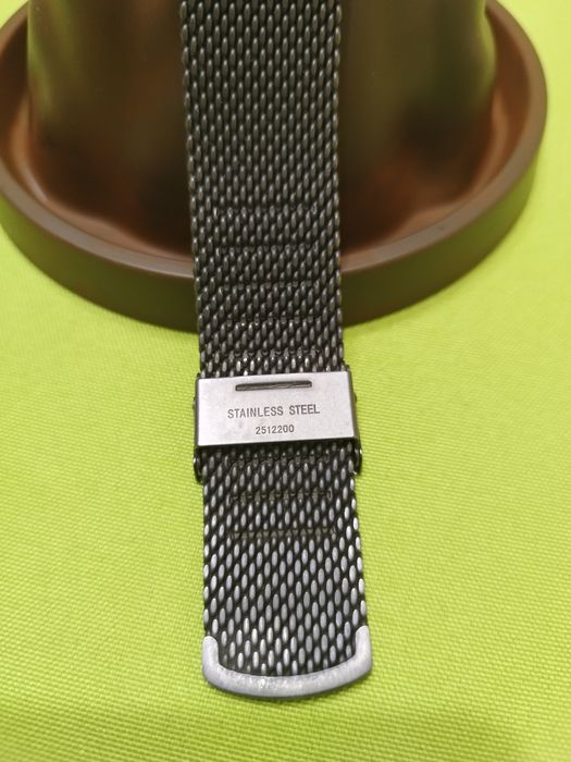 Продавам смарт часовник FOSSIL