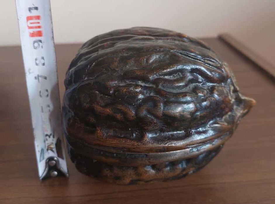 Шкатулка грецкий орех. Пепельница. Металл обмеднение. Для интерьера