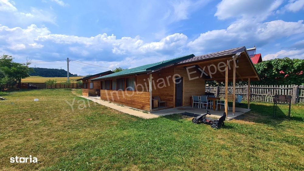 Camping cu 3 căsuțe de vânzare în apropiere de Curtea de Argeș.