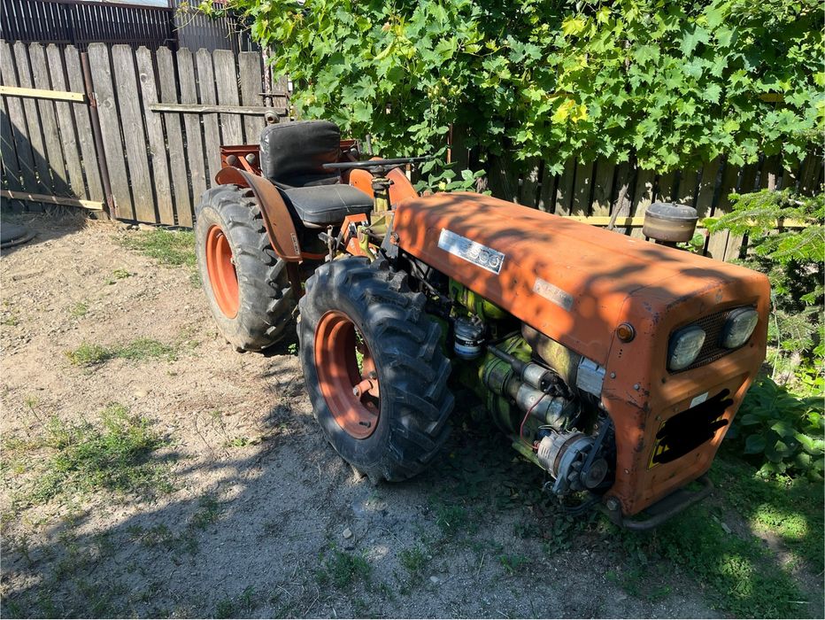 Vand tractor Agria 9900 4x4 30cp + freza, prasitoare si plug