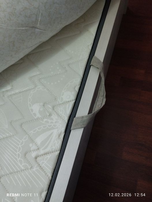Продаётся двухспальная кровать