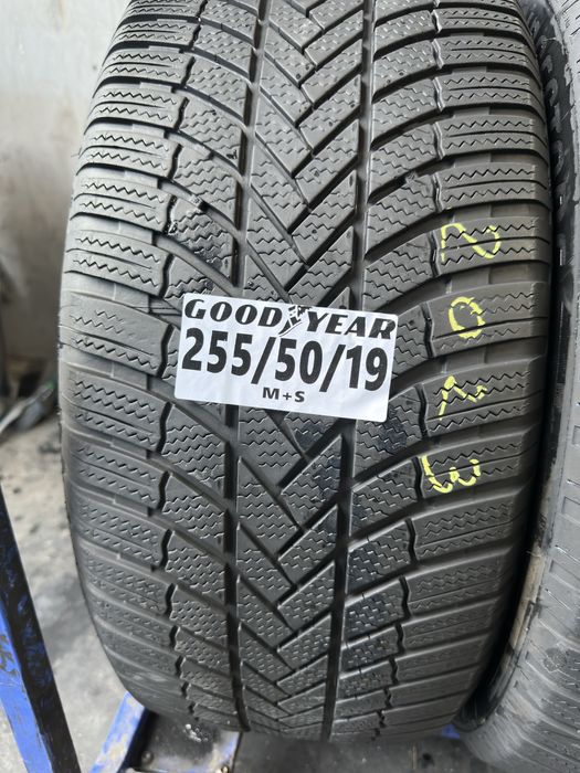 255/50/19 Good Year M+S