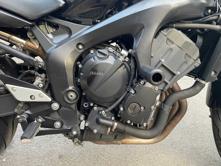 Yamaha FZ6 naked Black Edition