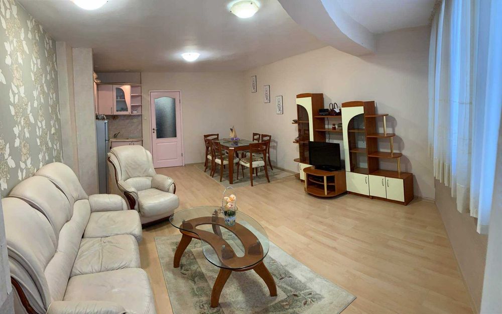 Дава се под наем Тристаен апартамент в Бургас, Възраждане - 70 кв.м за 459 € - Снимка #3