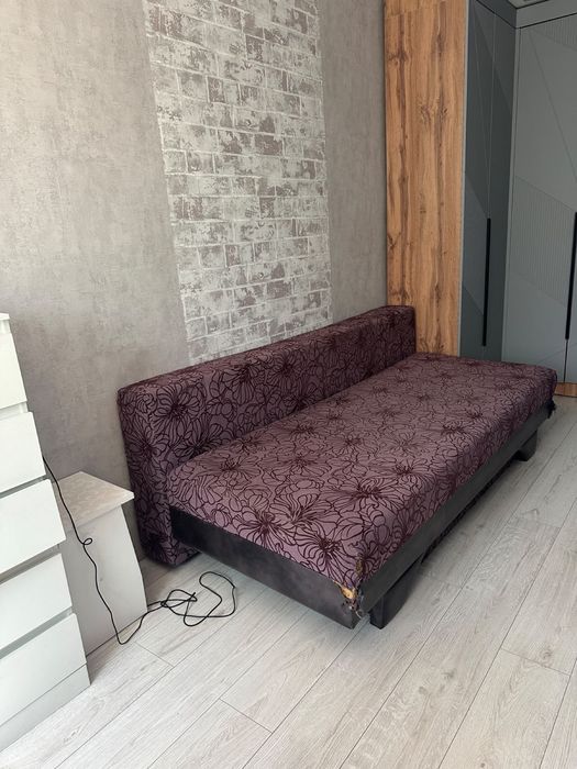Отдам диван даром