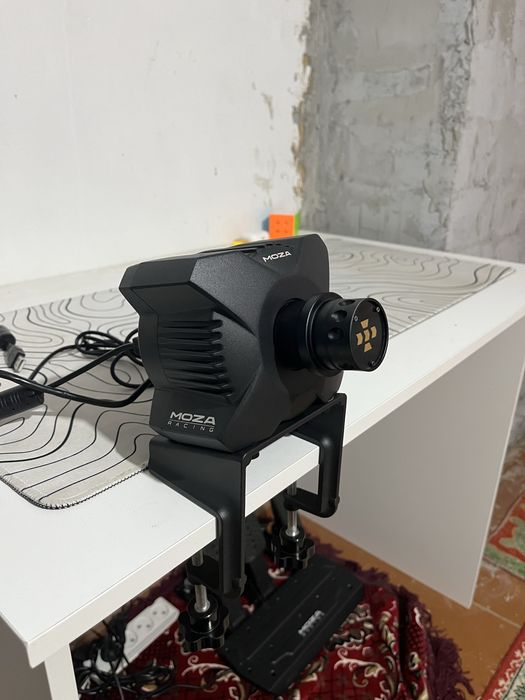Игровой руль Moza R3