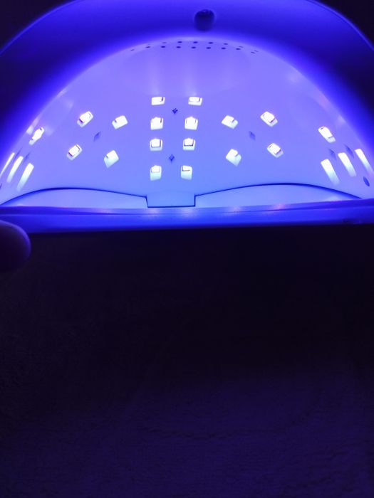 Lampă LED/UV 48W SUN – pentru manichiură, aproape nouă