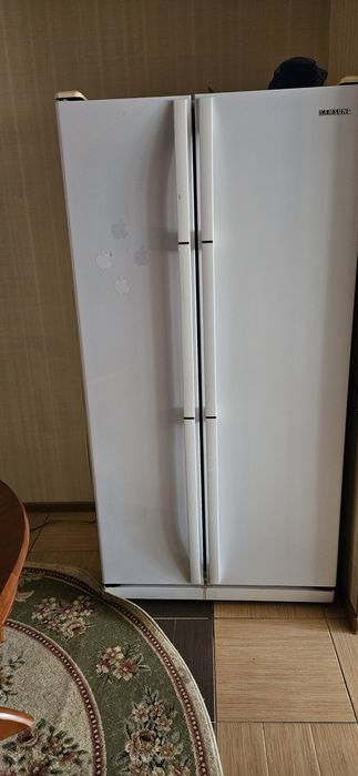 Холодильник  двухдверчитый