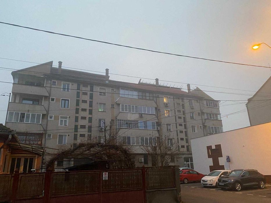 Apartament spațios 4 camere, zonă ultracentrală – 94 mp, 2 băi