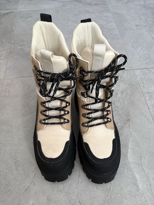 Продавам дамски боти