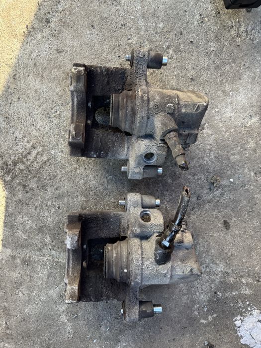 Etriere spate Volvo V40 Ford Focus 3