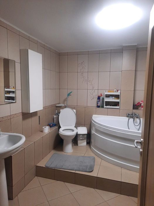 Vand casa in complex de case insiruite miroslava