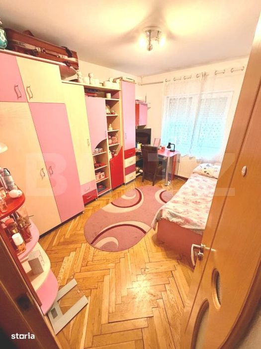Apartament cu 4 camere, decomandat, spatios, 2 bai, Sanmartin