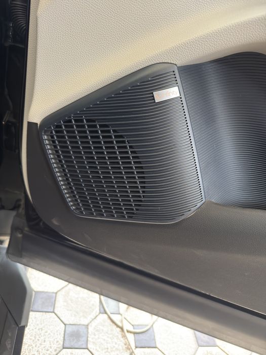 Декоративные накладки на нижние динамики BYD Song Plus / Champion