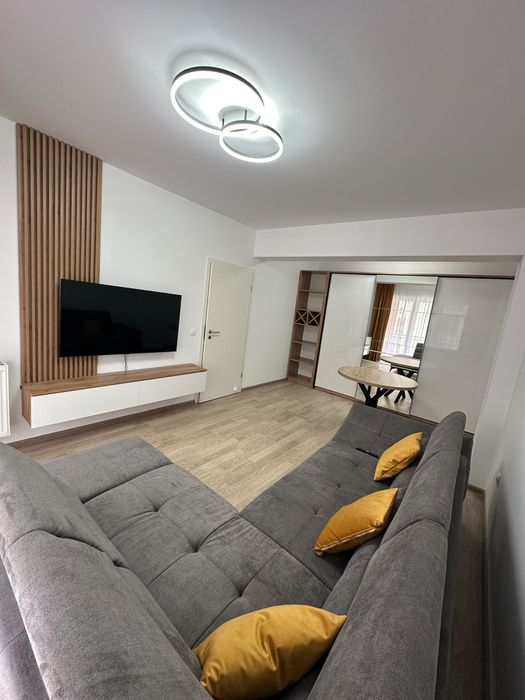 Proprietar inchiriez apartament zona Coresi
