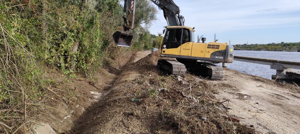 Închiriez Excavatoare pe șenile 23T ZONA BUZAU