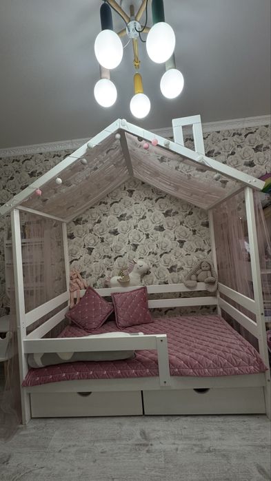 Детская кровать домик