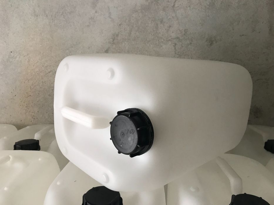 ТУБИ 25л. 10бр. 50лв. НОВИ, чисти и здрави с капачки