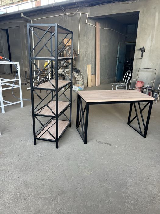 Loft parta stelajlar