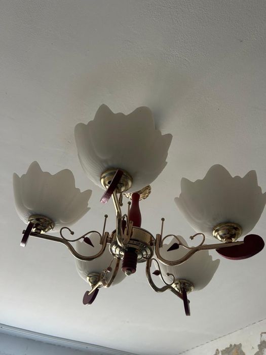 Люстра с пятью плафонами
