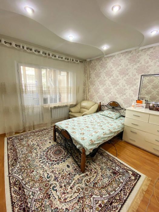 Кровать вместе с матрасом 1,5