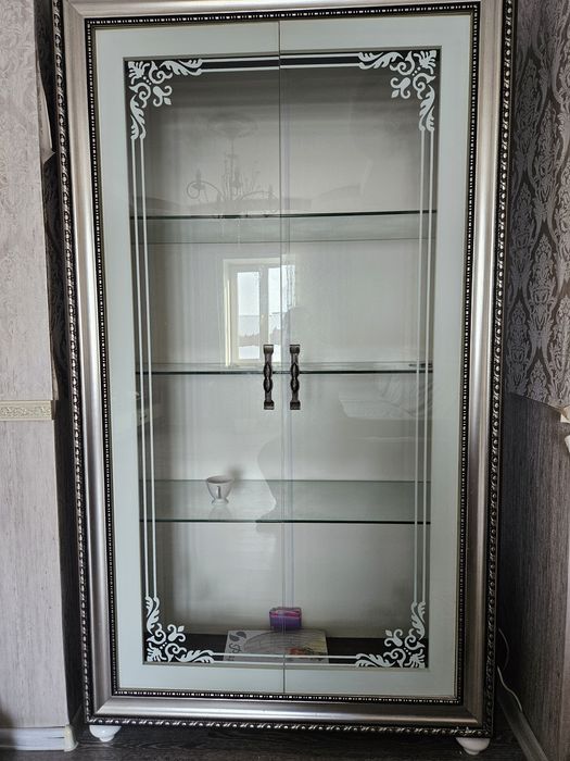 Сервант и тумба для гостиной