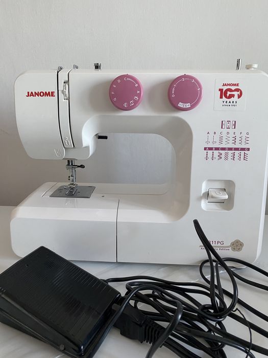 Швейная машина Janome
