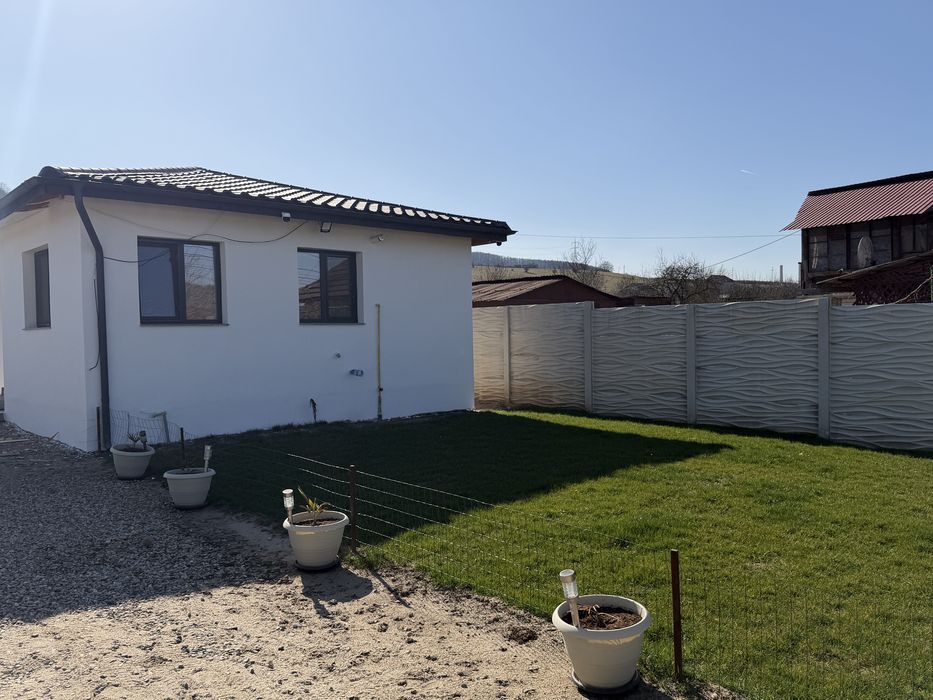 Vand casa la 2 minute de orasul Deva