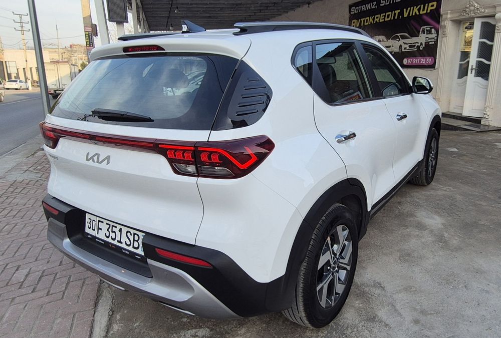 KIA Sonet Full, 3 pozitsiya lyuk bor.