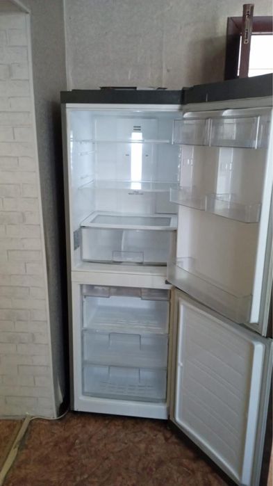 Продам холодильник LG