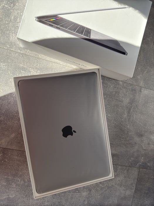 Продавам Макбук Apple Macbook Pro 13инча 2018година