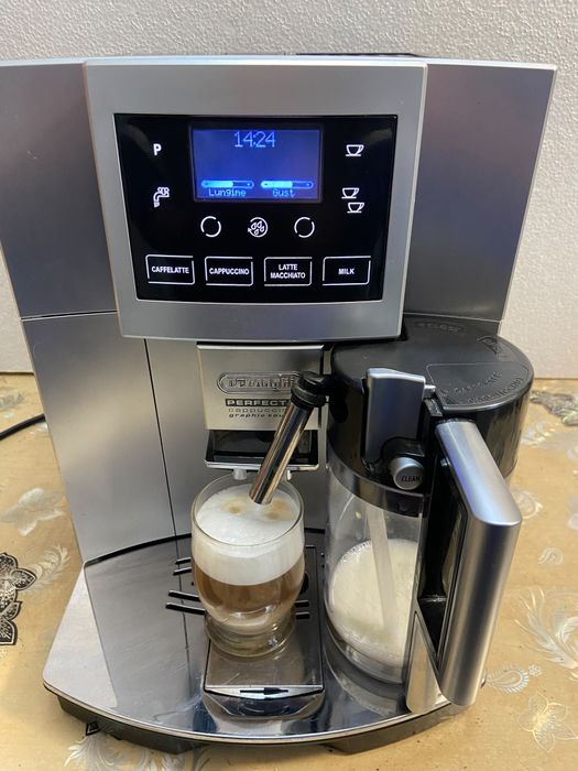 Espresor cafea DeLonghi perfecta capucino graphic touch