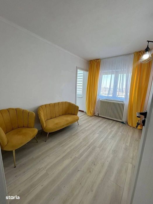 De vanzare apartament cu 4 camere, 2 bai, etaj 3, in zona Piata Mare