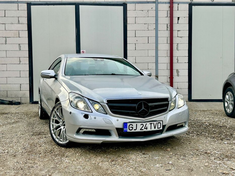 Vând Mercedes E Class Coupe