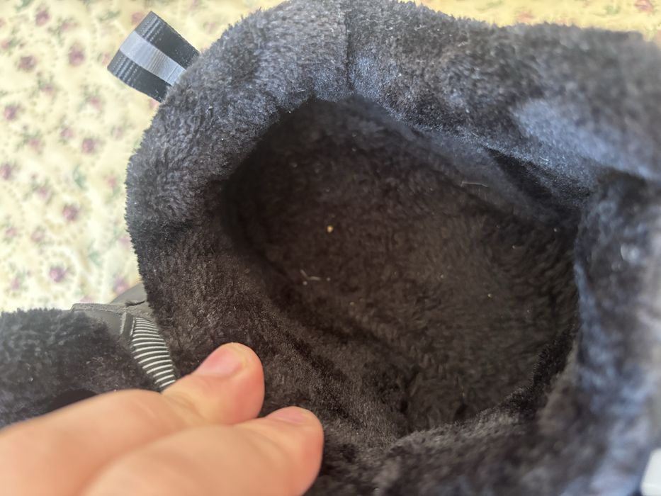 Продам кроссовки